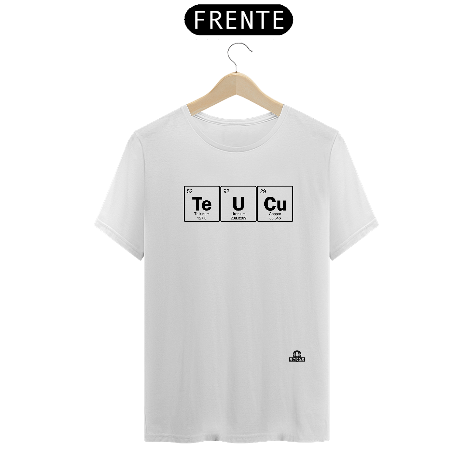Camiseta engraçada com os elementos da tabela periódia 