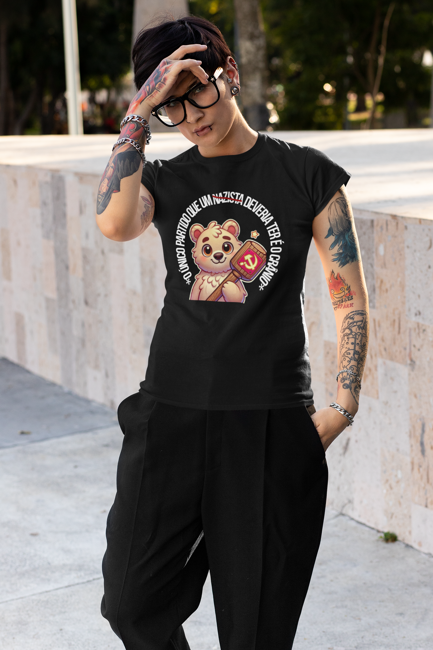 T-shirt Baby Look crânio partido