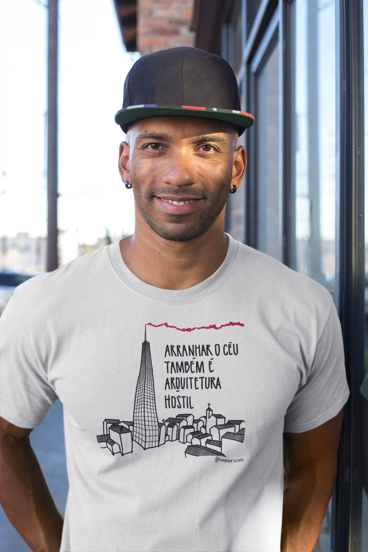 Camiseta Unissex Branca - Arquitetura Hostil