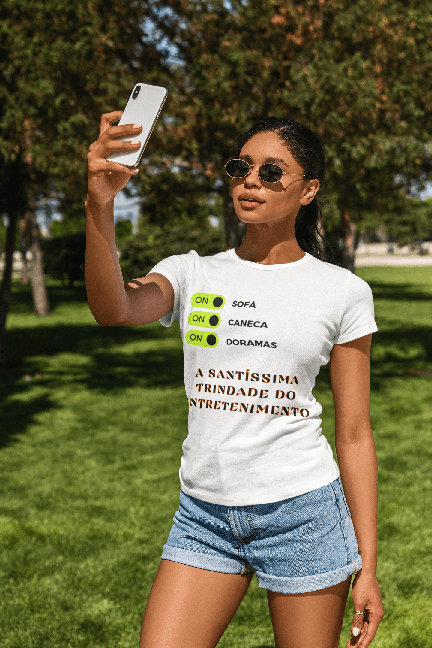 Camiseta Unissex | Santíssima Trindade do Entretenimento