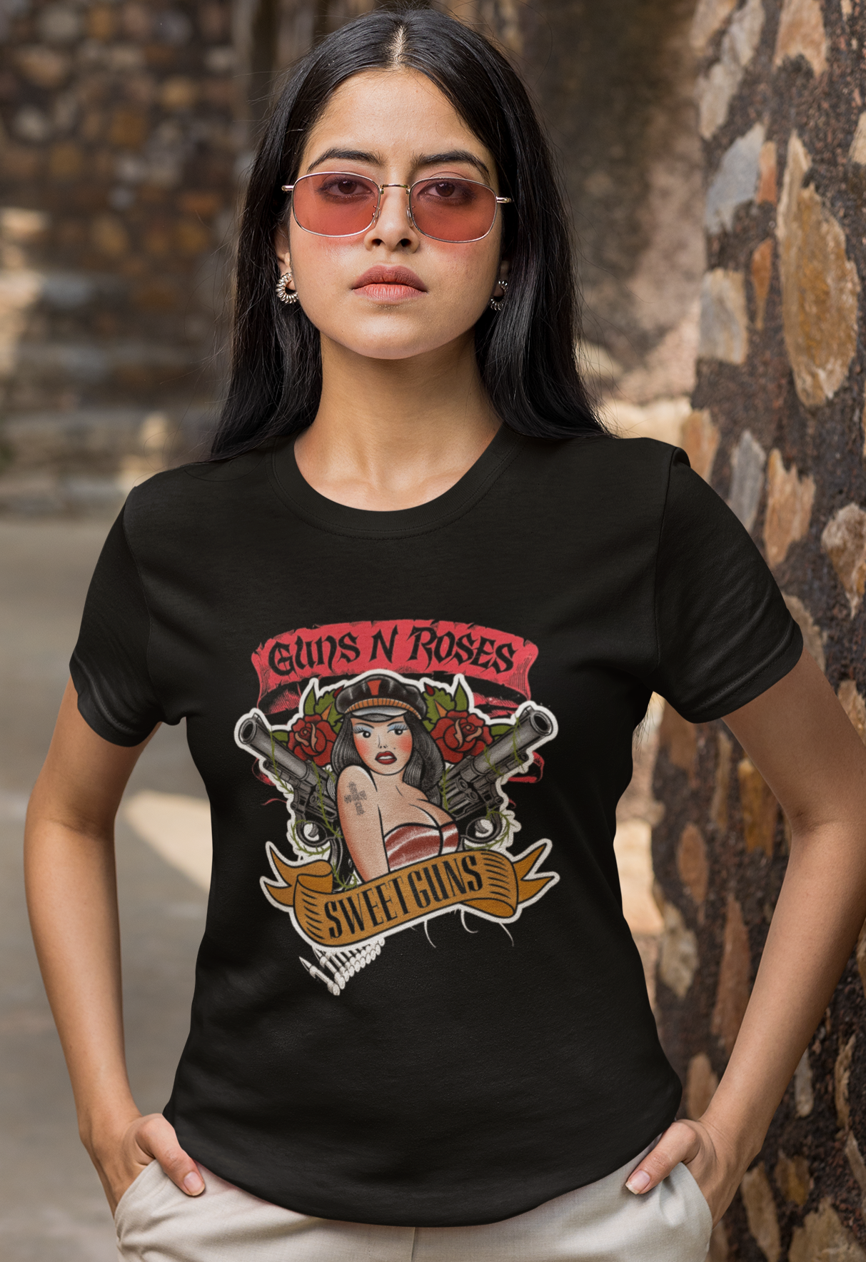 Sweet Guns - Modelo Logotipo Baby Look
