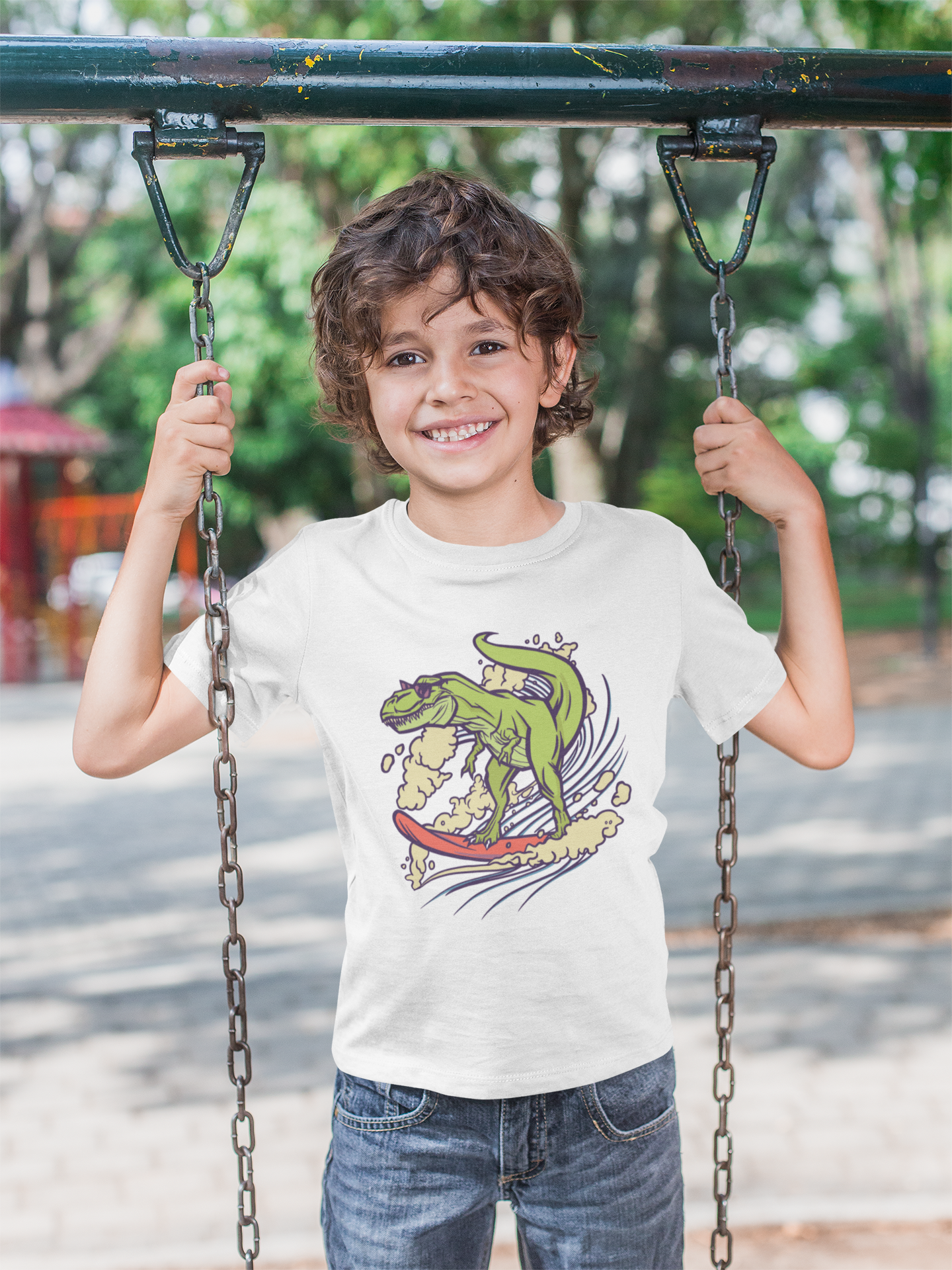 Camiseta Dinosaur Surfing (2 a 14 anos)