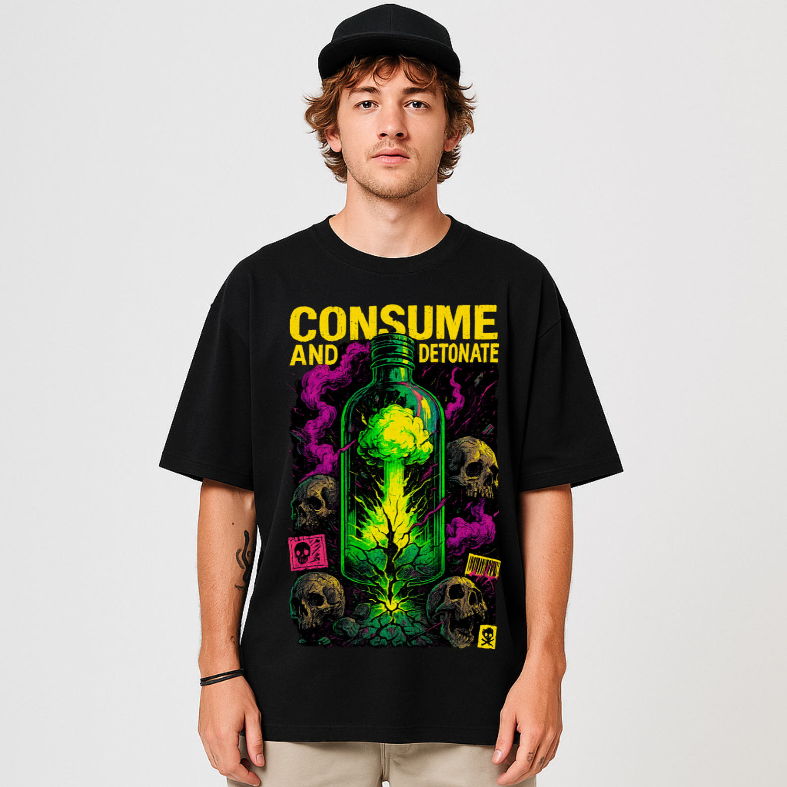 Camiseta Oversized Consume and Detonate – Estampa Urbana Explosão Tóxica | OxVibe Streetwear