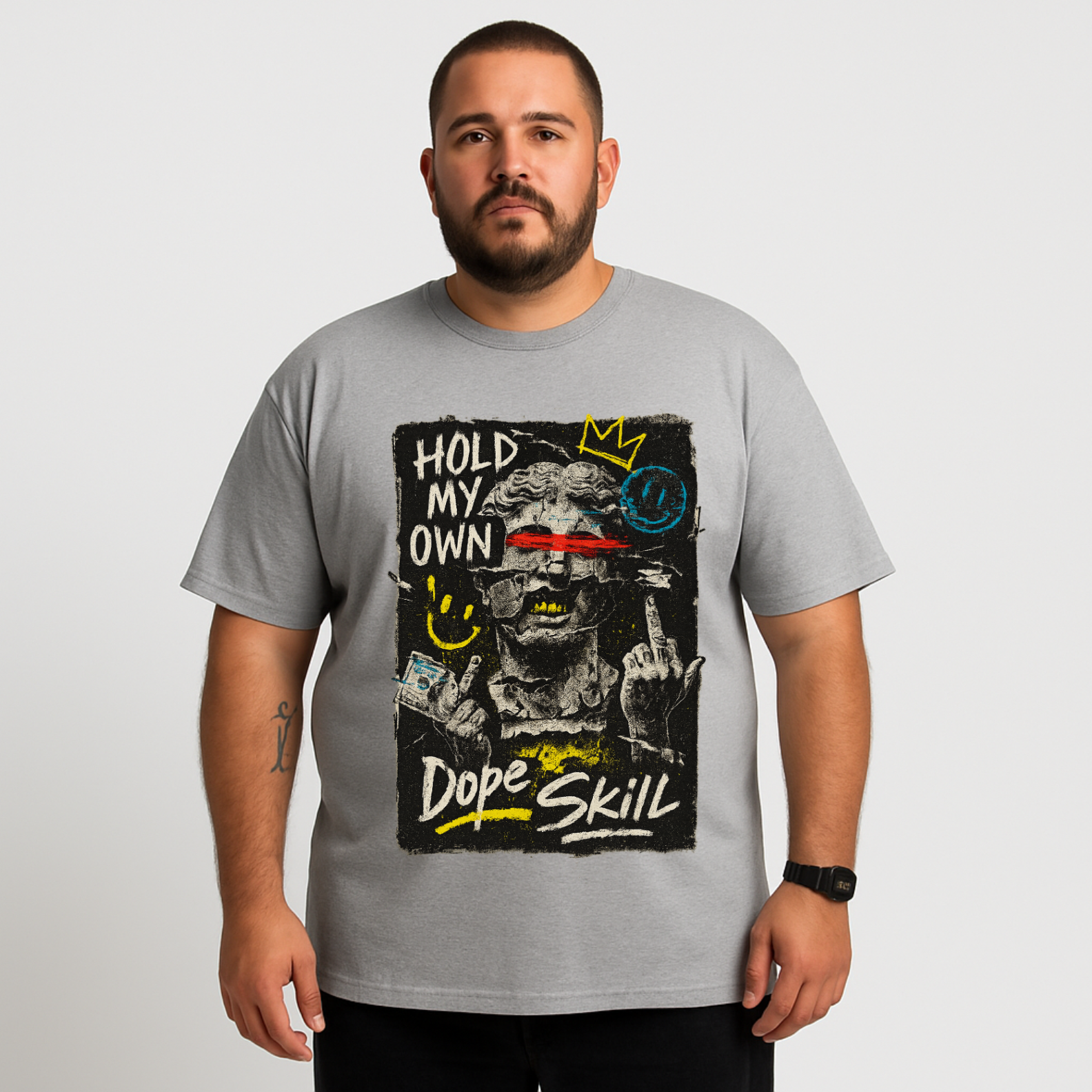 Camiseta Plus Size Hold My Own – Estampa com Colagem Urbana e Atitude | OxVibe Streetwear
